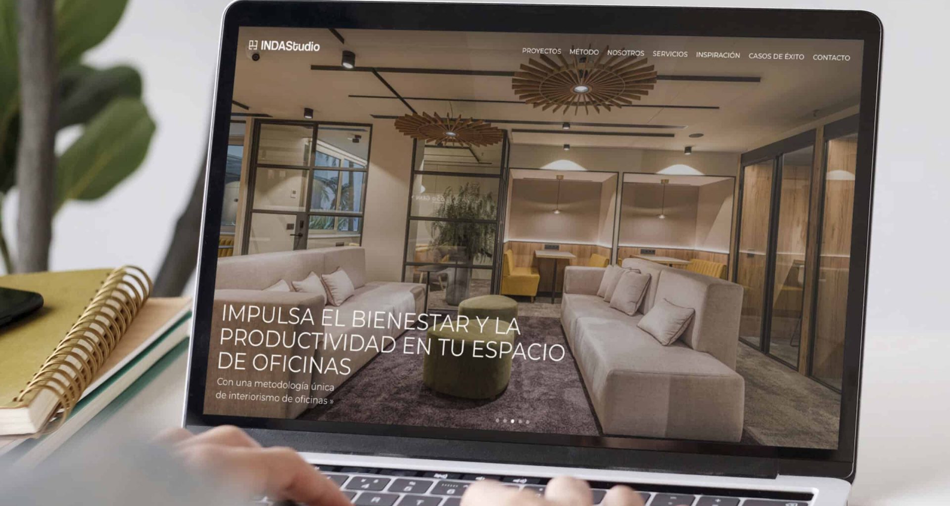 Desenvolupament a mida de la página web de INDAStudio, un estudi d'interiorisme de Barcelona